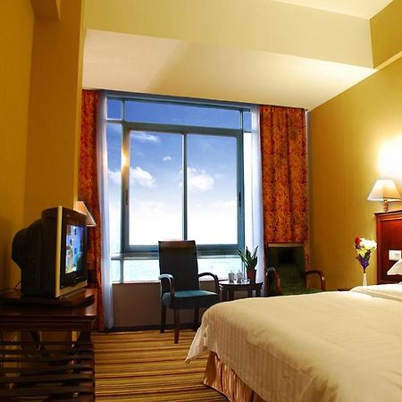 Vienna Hotel Guangzhou Shaheding Metro Station Room photo