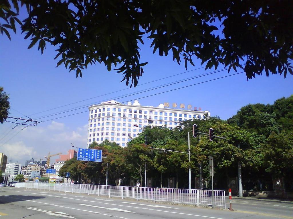 Vienna Hotel Guangzhou Shaheding Metro Station Exterior photo